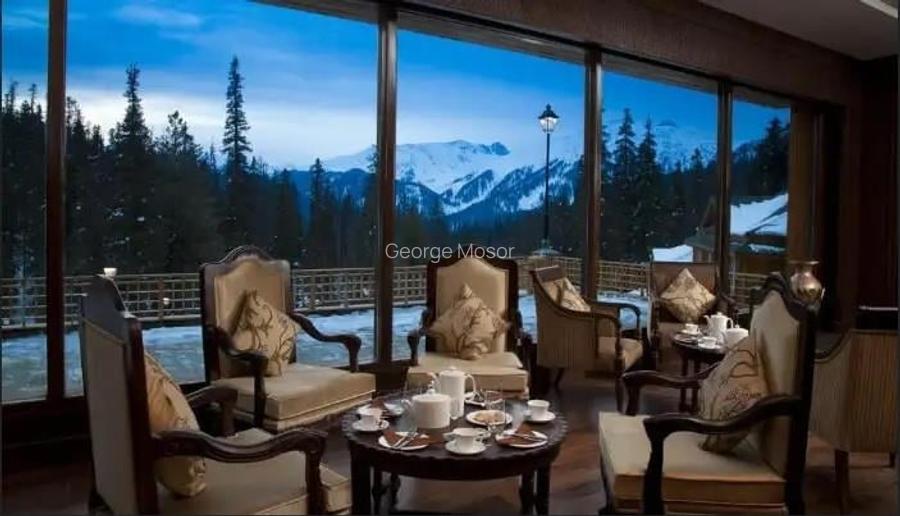 FILM! Hotel cu restaurant,priveliste incantatoare,pozitionare facila,Predeal