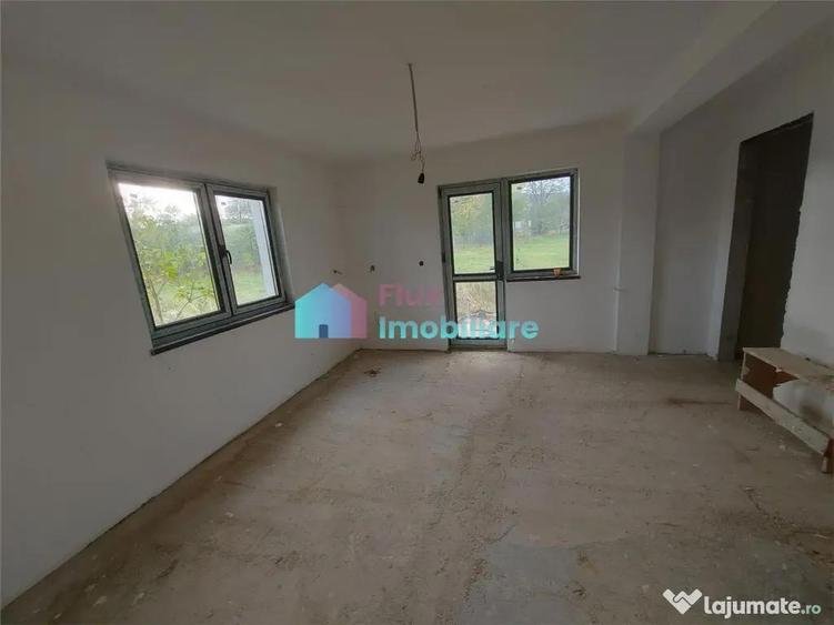 Casa cu 8450 mp teren in Solca - 6