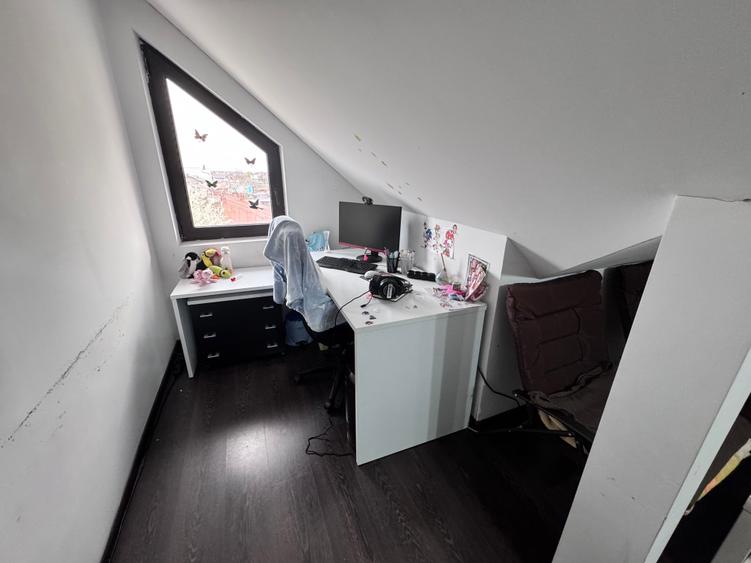 Casa P+1+M aproape de primarie. 4 cam. Util 115mp. Teren 100mp - 12