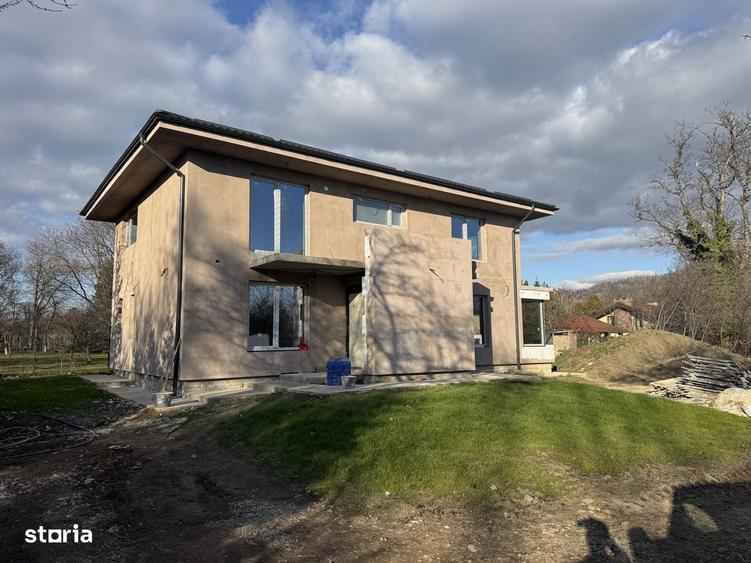 Vand CASA,VILA Noua P+1E 241,5Mp construit zona centrala BREAZA - 3