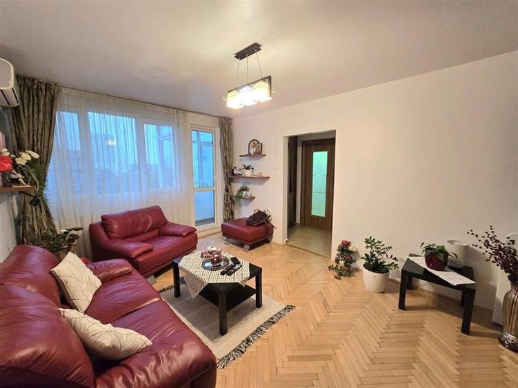 AP.2 CAM ET.4/7 RENOVAT COMPLET MOBILAT UTILAT SECTOR 1 ION MIHALACHE METROU 1 M - 4