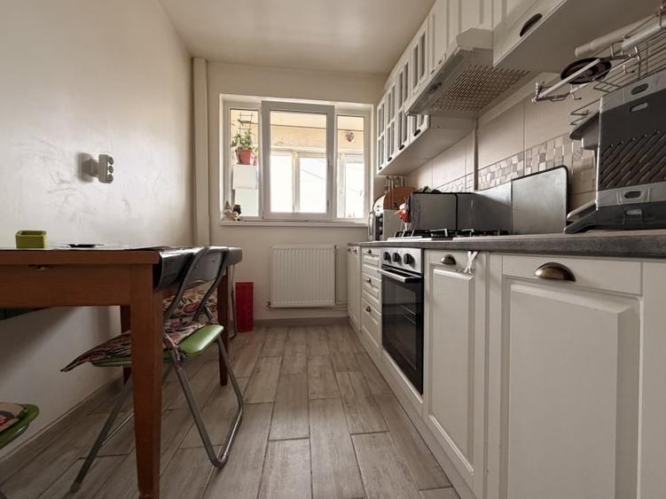 Apartament spațios cu 3 camere decomandat in zona Abator | Super Preț - 3