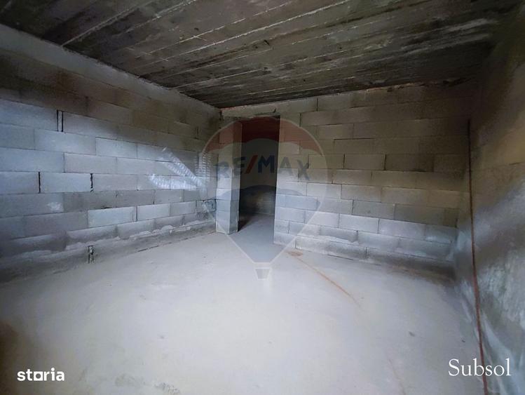 Casă cu 4 camere cu Teren 300 Mp în Central