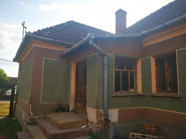 Casă cu 3 camere în Bâlc
