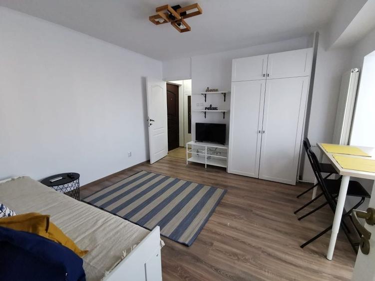 Garsonieră decomandată în Brâncoveanu