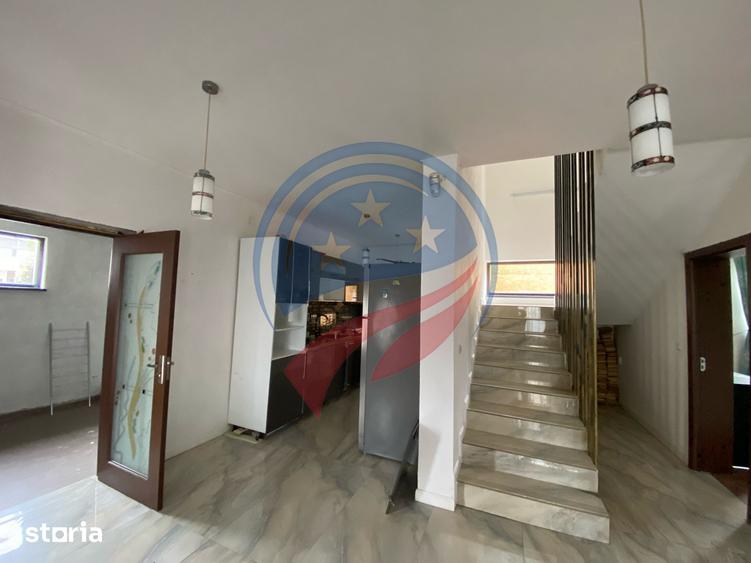 Casă cu 5 camere cu Teren 600 Mp în Aeroport