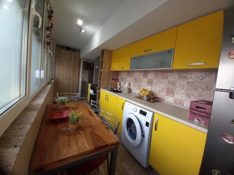 Apartament cu 3 camere decomandat, mobilat în Gării
