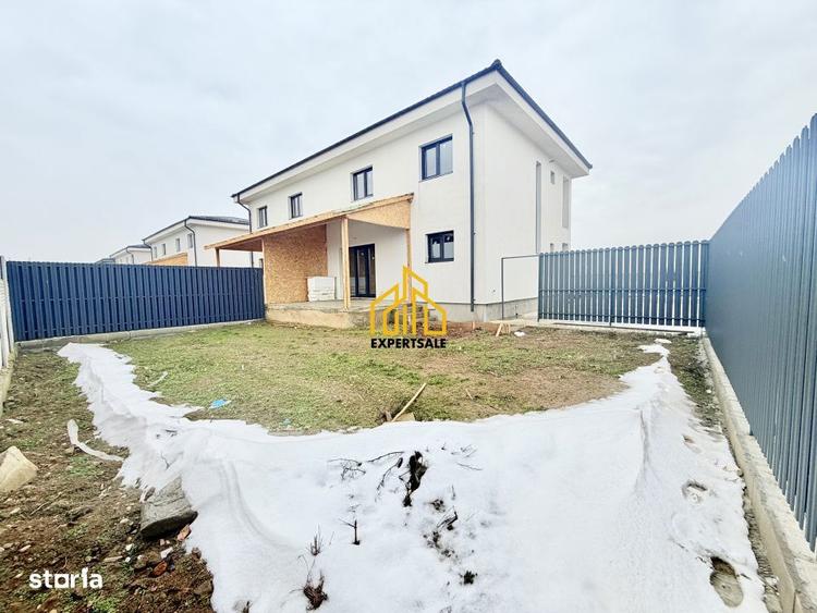 Casă cu 5 camere cu Teren 250 Mp în Clinceni