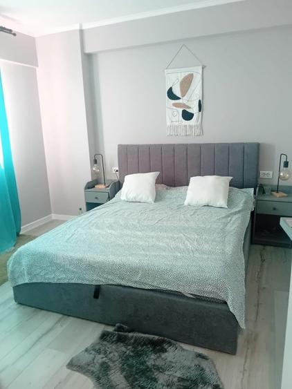 Apartament cu 2 camere decomandat în Calea București