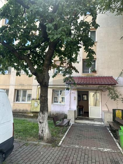 Apartament cu 2 camere semidecomandat în Mărăței