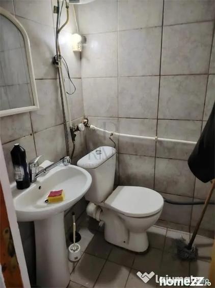 Garsonieră decomandată în Girocului