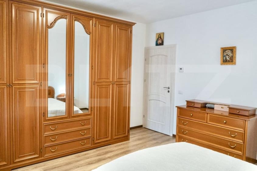 Casă individuală cu 6 camere cu Teren 1200 Mp în Cetate