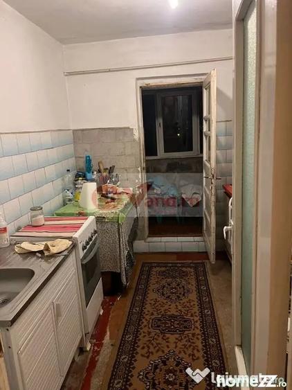 Apartament cu 3 camere decomandat în Micro 16