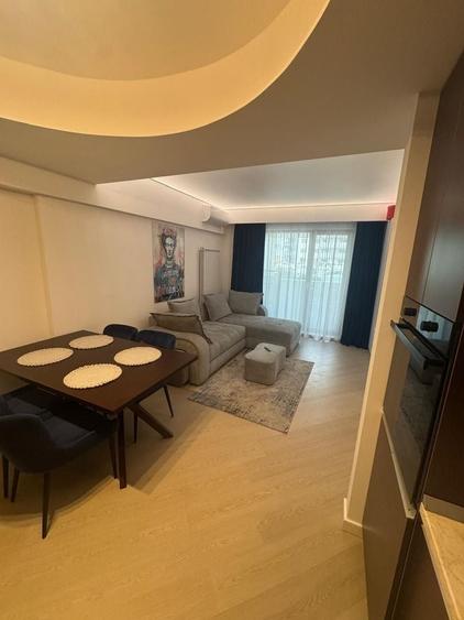 Apartament cu 3 camere decomandat, mobilat în Pipera