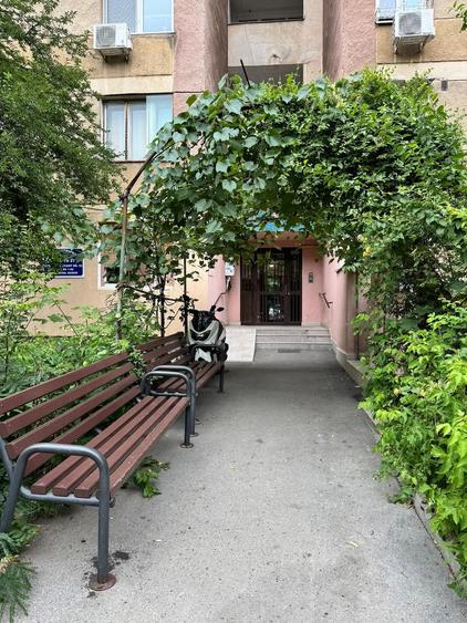 Apartament cu 2 camere decomandat în Drumul Taberei
