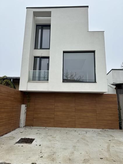 Apartament cu 3 camere decomandat în Bucureștii Noi