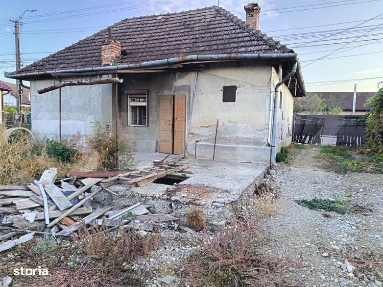 Casă cu 2 camere cu Teren 400 Mp în Central