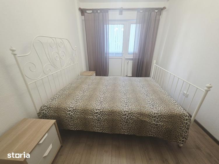 Apartament cu 3 camere decomandat în Tractorul