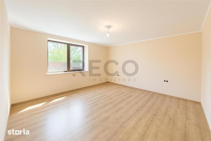 Casă cu 5 camere cu Teren 521 Mp în Borș