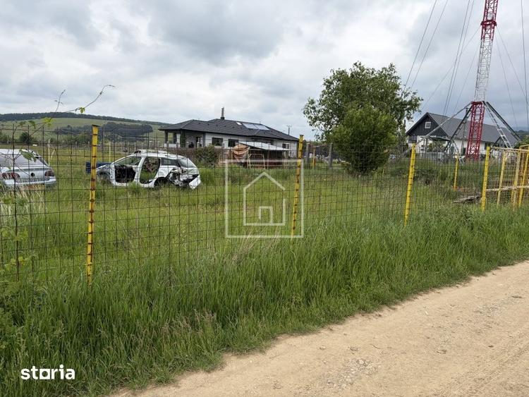 Teren de 1650 mp, în Poplaca