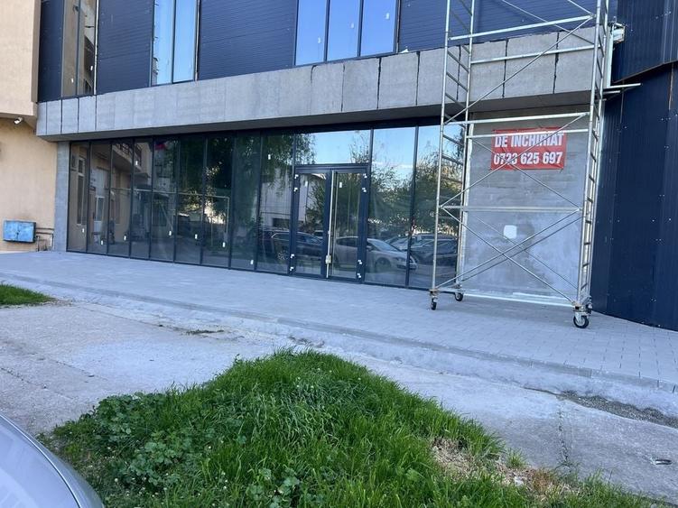 Spațiu comercial, de 120 mp, în Central