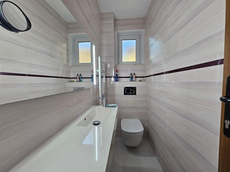 Apartament cu 3 camere decomandat, mobilat în Faleza Nord