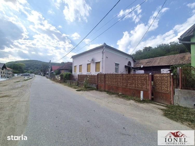 Casă cu 3 camere cu Teren 1512 Mp în Unirea