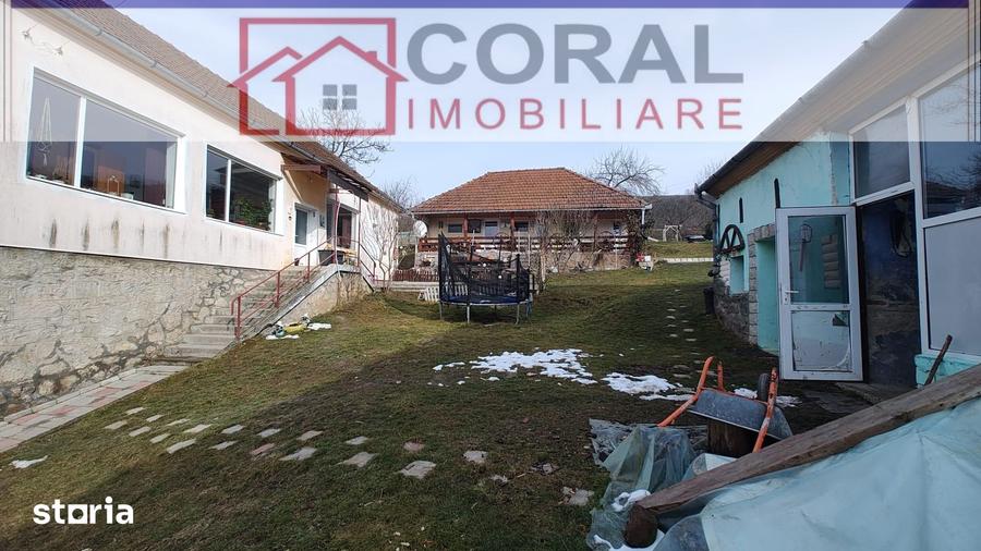 Casă cu 3 camere cu Teren 2070 Mp în Cârjiți