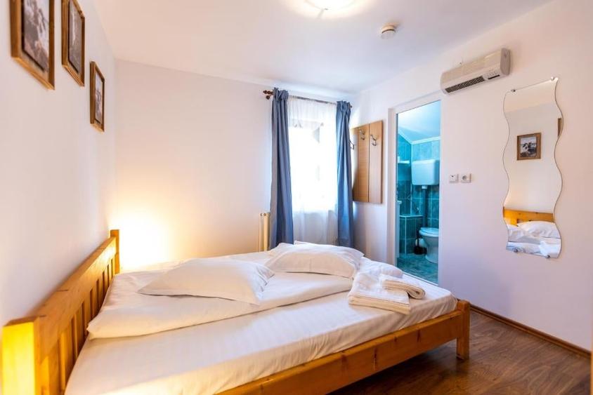 Duplex cu 10 camere cu Teren 250 Mp în Zamora