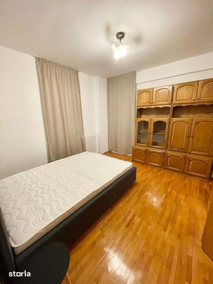 Apartament cu 4 camere decomandat în Zorilor