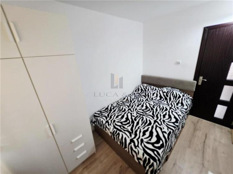 Apartament cu 3 camere decomandat în P-ța Doina