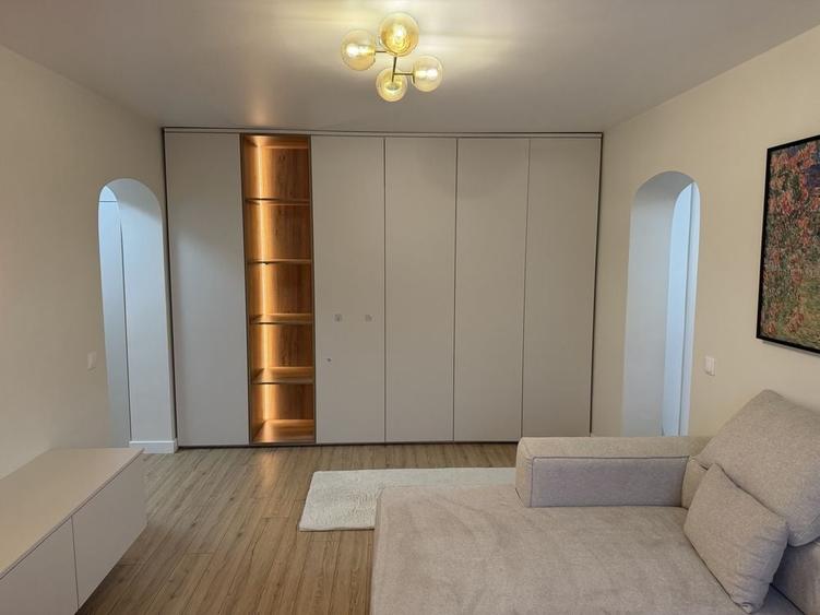Apartament cu 3 camere decomandat în Ultracentral