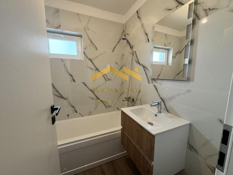 Duplex cu 4 camere cu Canalizare în Utvin