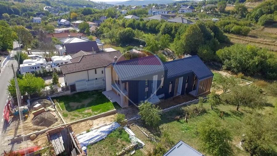 Duplex cu 6 camere cu Teren 400 Mp în Sud