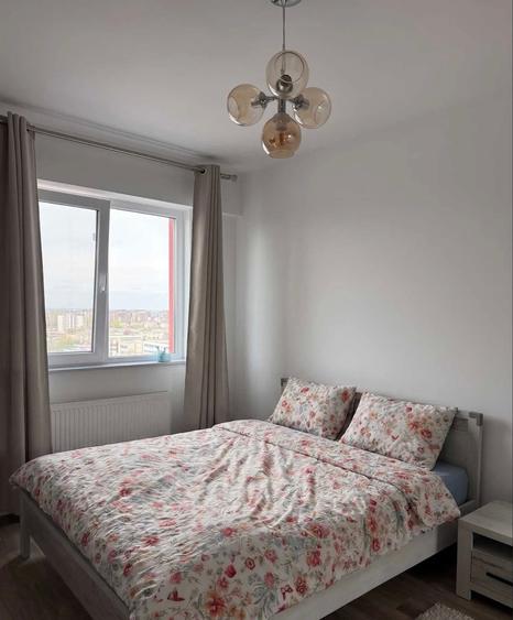 Apartament cu 3 camere decomandat în Păcii