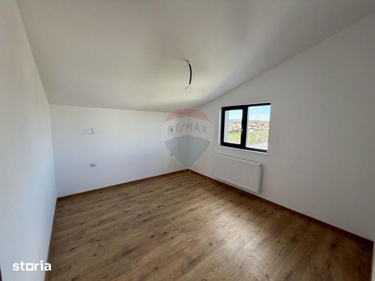 Casă cu 3 camere cu Teren 400 Mp în Golești