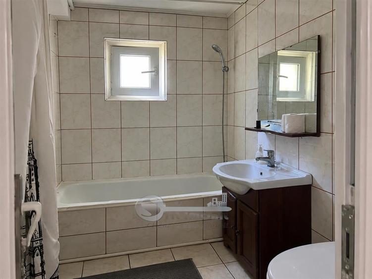 Apartament cu 3 camere decomandat în Canta
