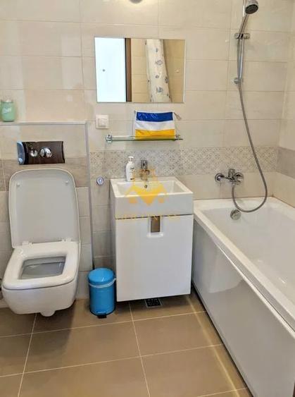 Apartament cu 3 camere semidecomandat, mobilat în Bună Ziua