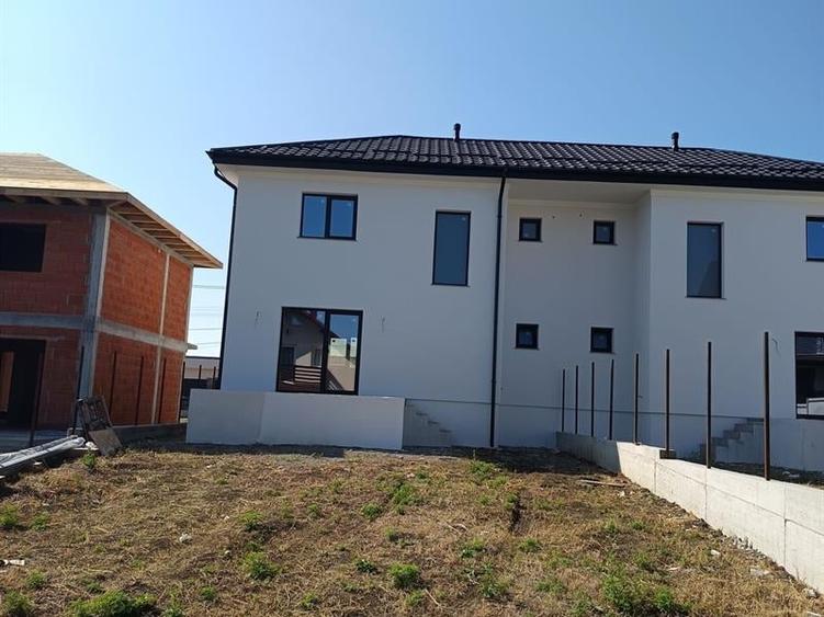 Duplex cu 3 camere cu Teren 250 Mp în Exterior Vest