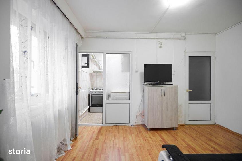 Apartament cu 3 camere semidecomandat în Trivale