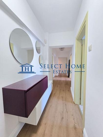 Apartament cu 4 camere decomandat, mobilat în P-ța Unirii