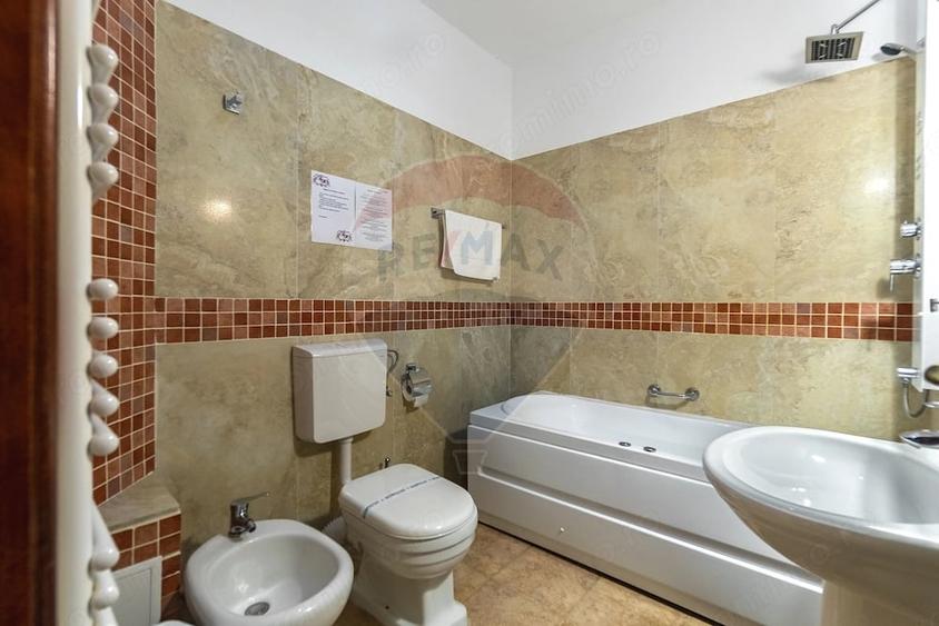 Casă cu 26 camere cu Teren 1014 Mp în Cioplea