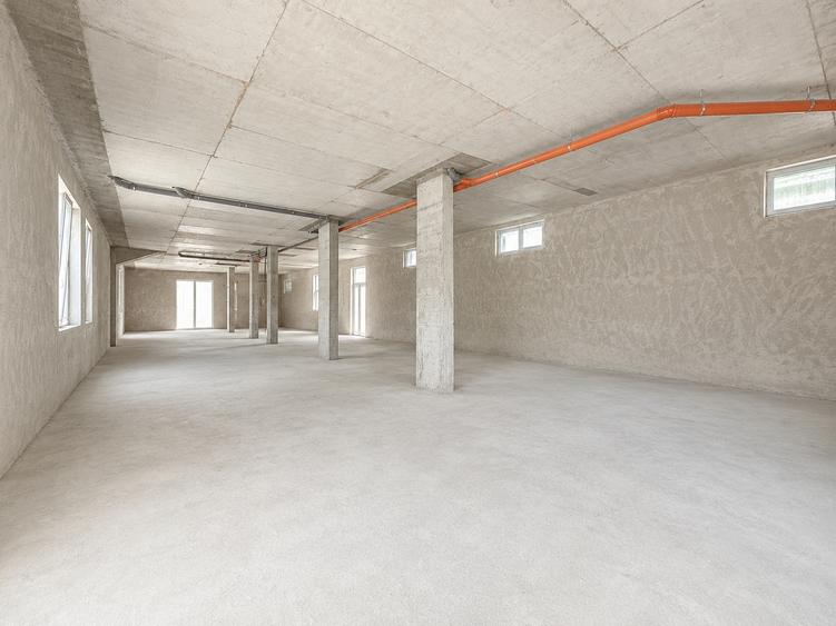 Spațiu comercial, de 177 mp, în Florești