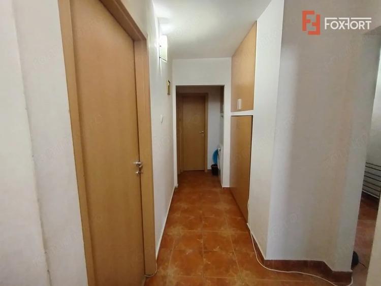 Apartament cu 4 camere decomandat în Soarelui