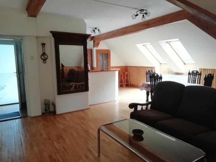 Apartament cu 3 camere semidecomandat în Ultracentral