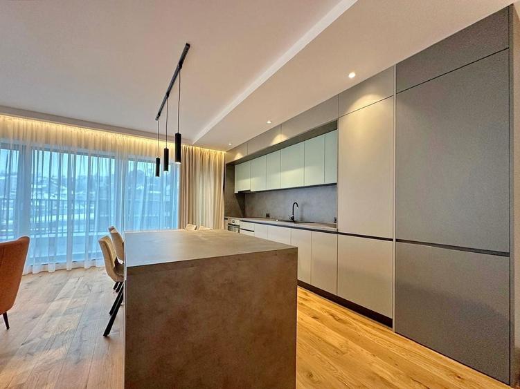 Apartament cu 3 camere decomandat, mobilat în Centrul Istoric