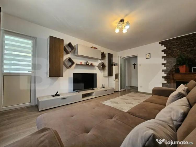 Apartament decomandat cu 3 camere, etaj 1, Micro 11,Zona Can - 1