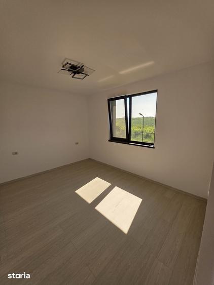 Casă cu 4 camere cu Teren 600 Mp în Central