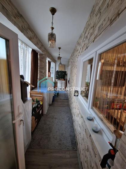 Apartament cu 5 camere, mobilat în UMT