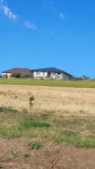 Casă cu 2 camere cu Teren 650 Mp în Chicerea